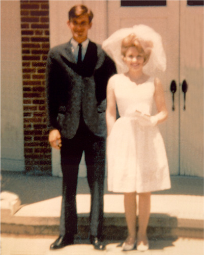 Dolly Parton and Carl Dean marry