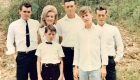 Dolly Parton with her siblings