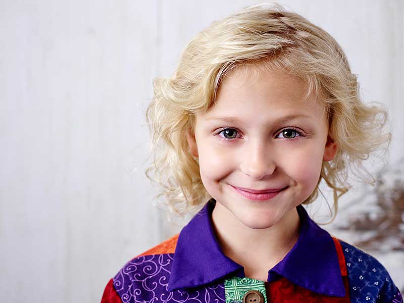 Alyvia Alyn Lind as Dolly Parton