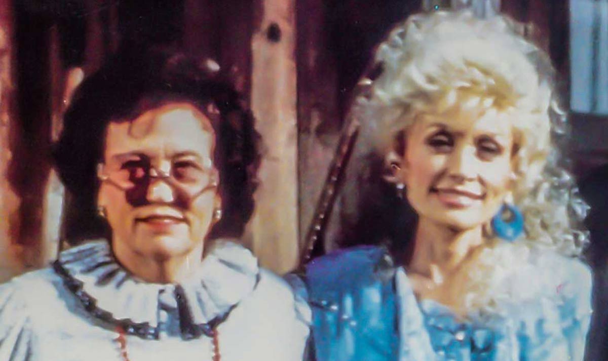 Dolly Parton with mother, Avie Lee Parton