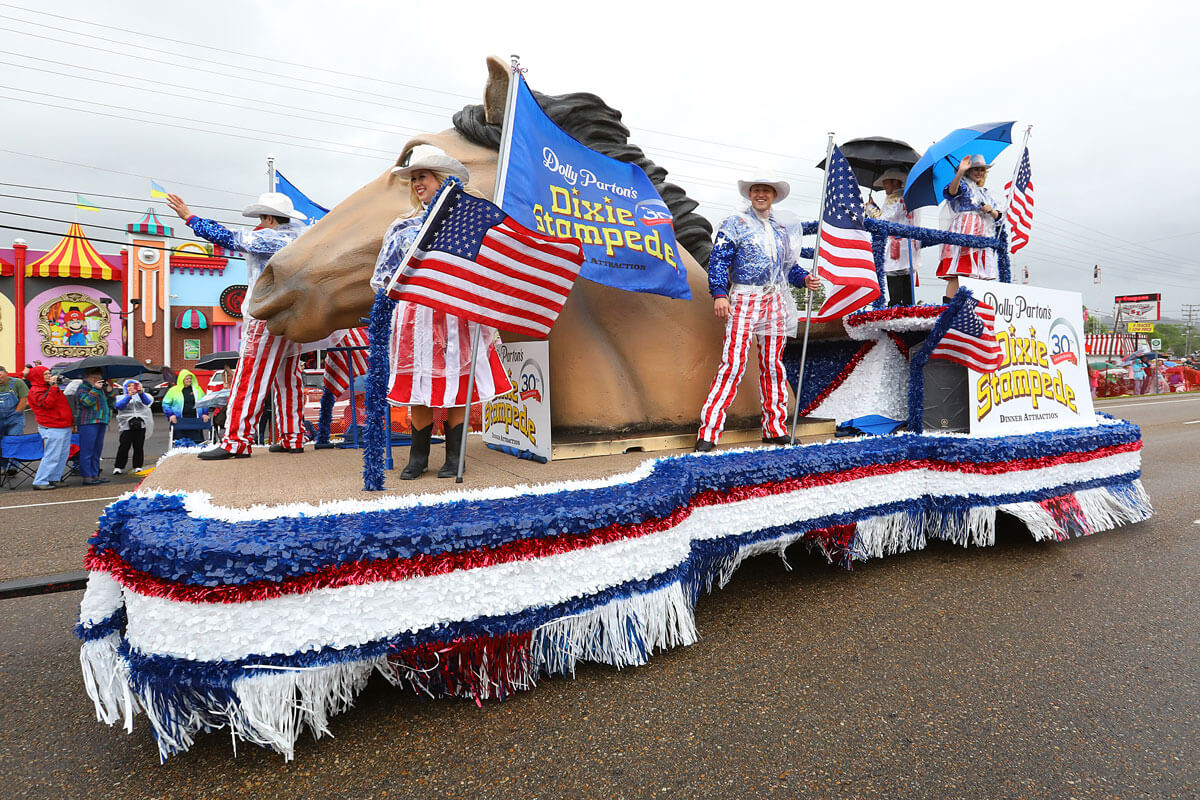 Dolly Christmas Parade 2022 Dolly Parade Archives -