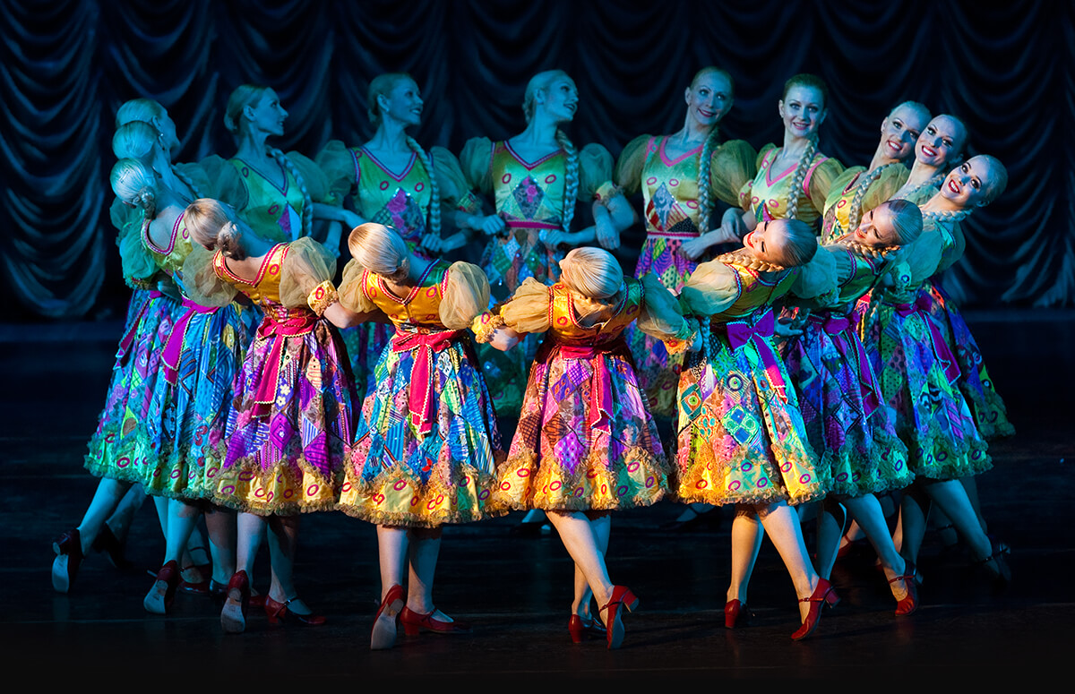 Dollywood's Festival of Nations 2018 - National Dance Company of Siberia