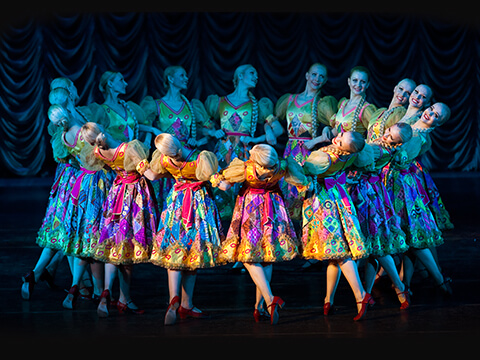 GRAMMY Award Winners, Former Dancing With The Stars Performers At Dollywood’s Festival Of Nations