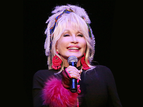 Dolly Parton Launches Dollywood’s Season of Showstoppers