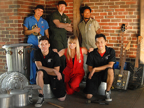 Vocal Trash Brings “Upcycled” Instruments, Unique Sound To Dollywood