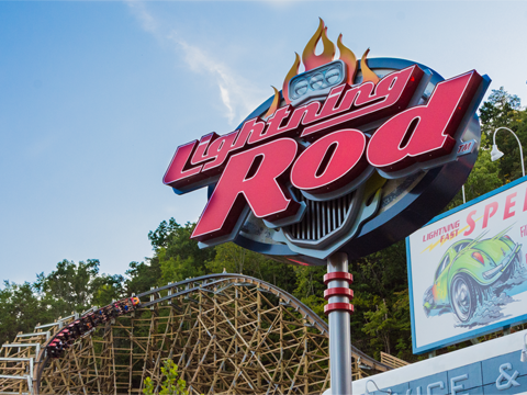 Dollywood’s Lighting Rod Earns “Wooden Coaster of the Decade Award”