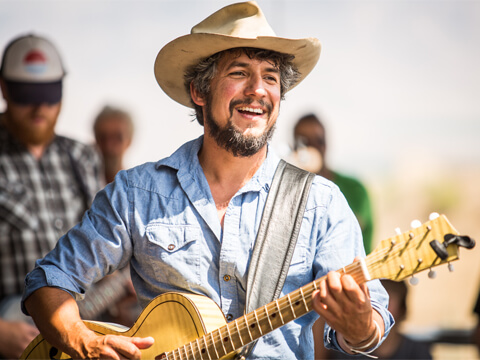 Over 800 Concerts At Dollywood’s Annual Harvest Festival