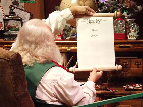 Behind-The-Scenes Look At Dollywood’s 2020 Santa Visits