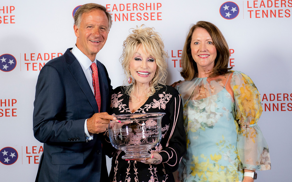 Dolly Parton Presents Leadership Tennessee Award to Former Governor and First Lady